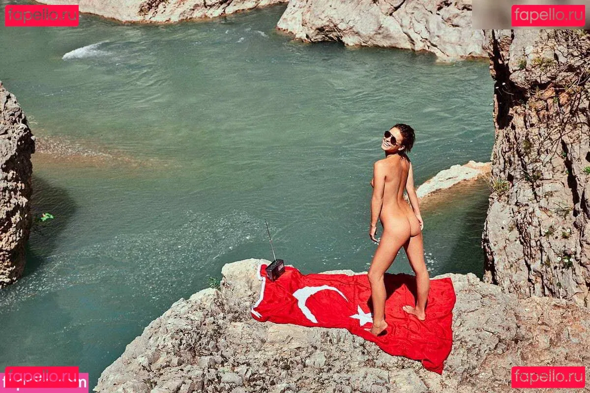 Marisa Papen Onlyfans Photo Gallery 