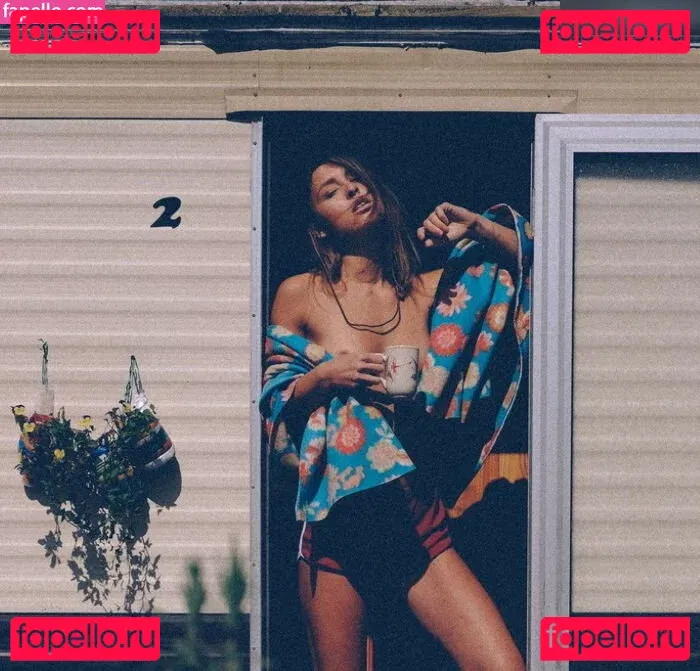 Marisa Papen Onlyfans Photo Gallery 