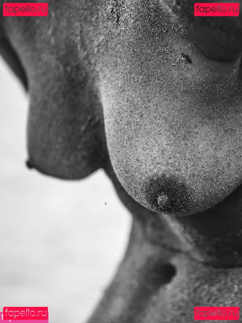 Marisa Papen Onlyfans Photo Gallery 