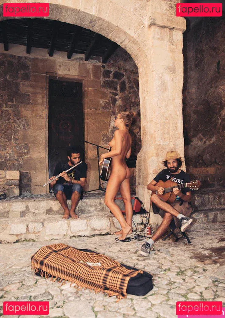 Marisa Papen Onlyfans Photo Gallery 