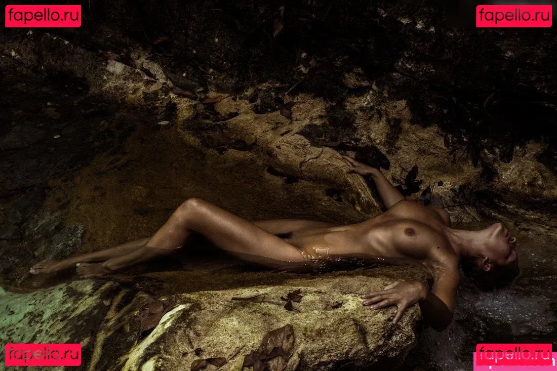 Marisa Papen Onlyfans Photo Gallery 