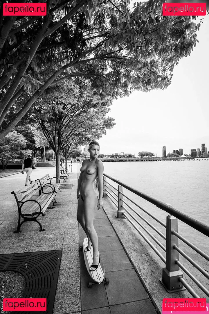 Marisa Papen Onlyfans Photo Gallery 