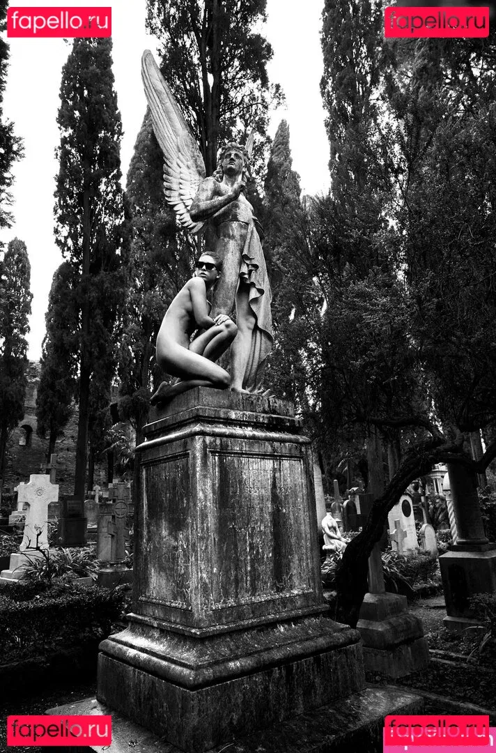 Marisa Papen Onlyfans Photo Gallery 