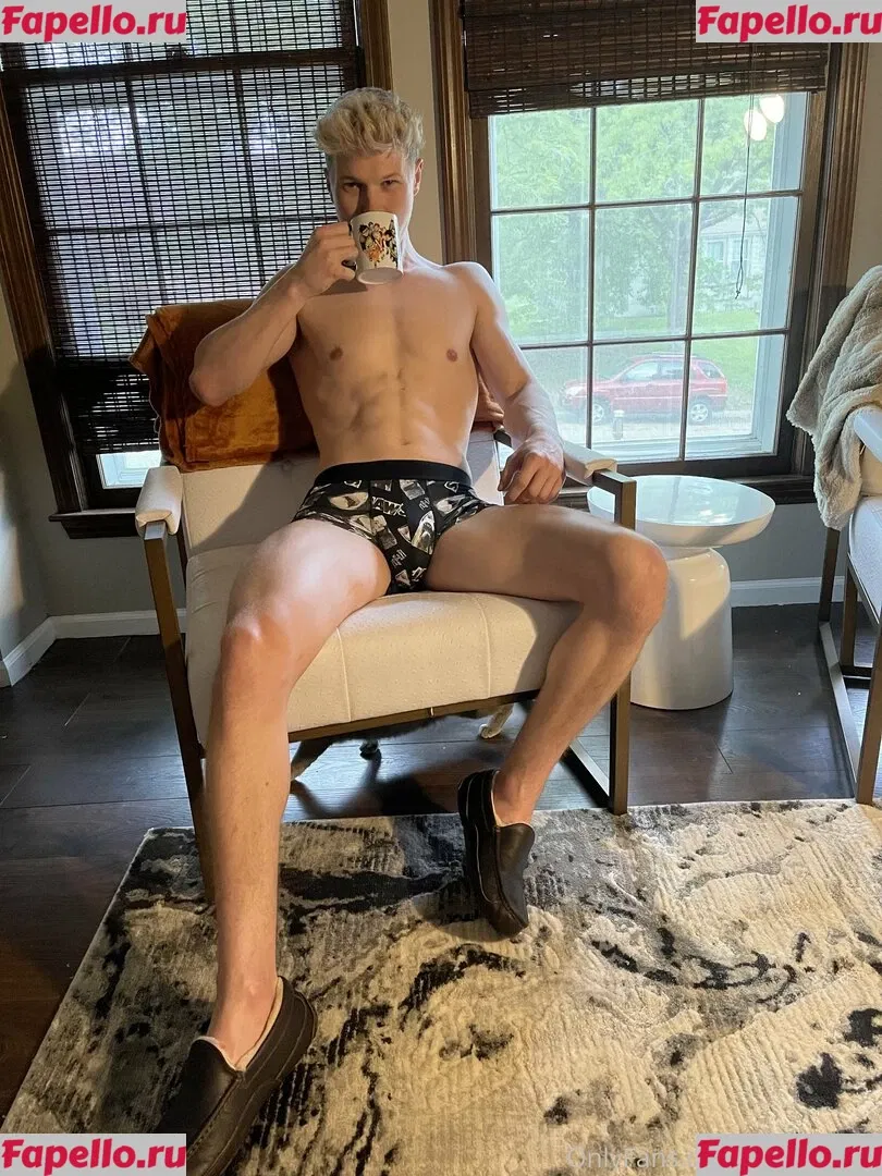 kallen2044 Onlyfans Photo Gallery 