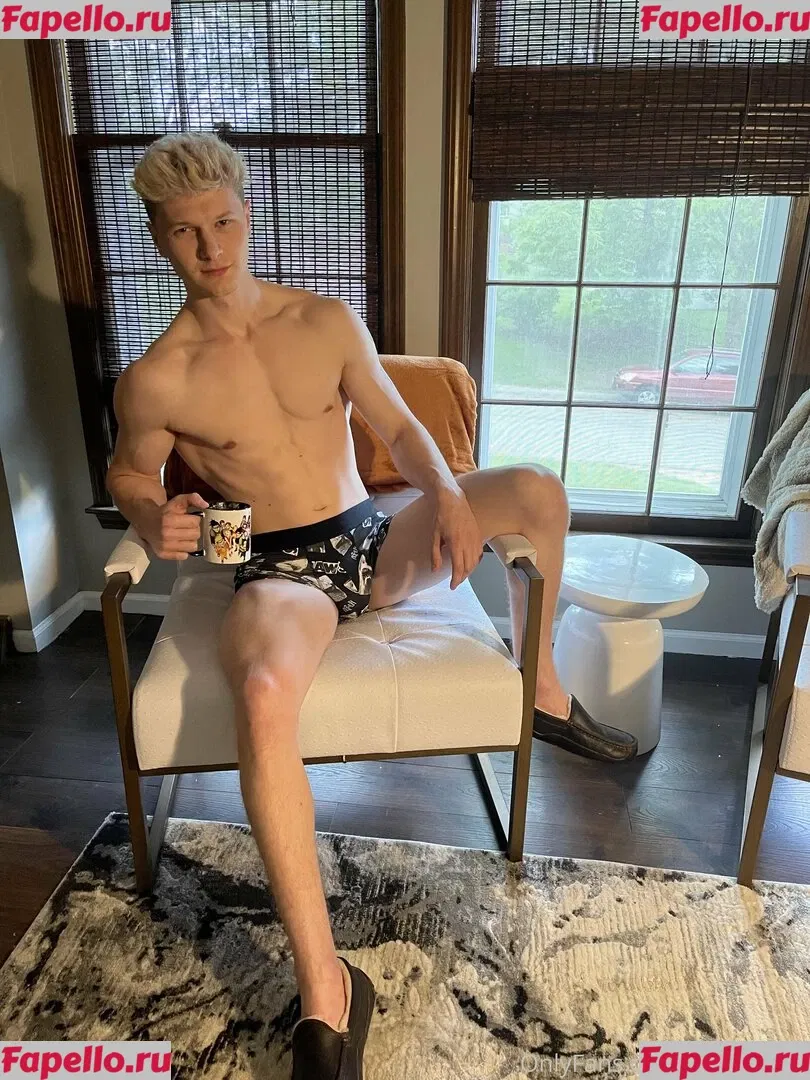 kallen2044 Onlyfans Photo Gallery 