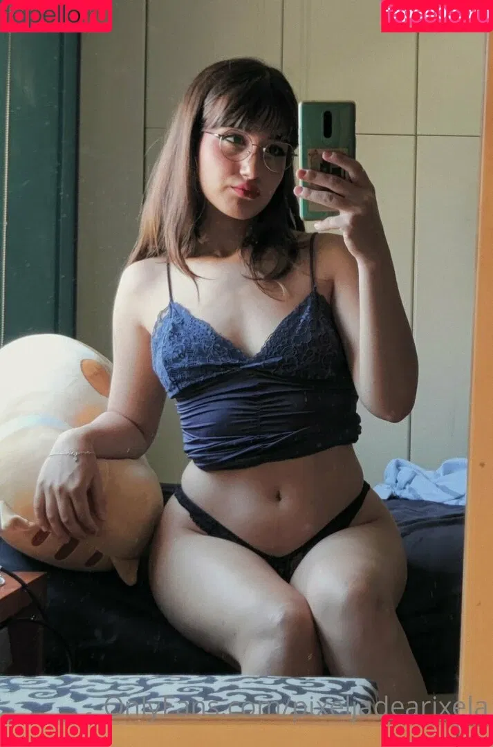 pixeljadearixela Onlyfans Photo Gallery 