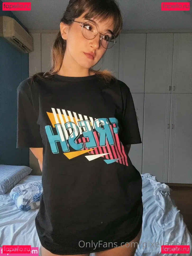 pixeljadearixela Onlyfans Photo Gallery 