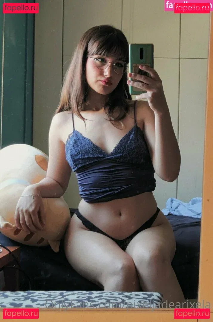 pixeljadearixela Onlyfans Photo Gallery 