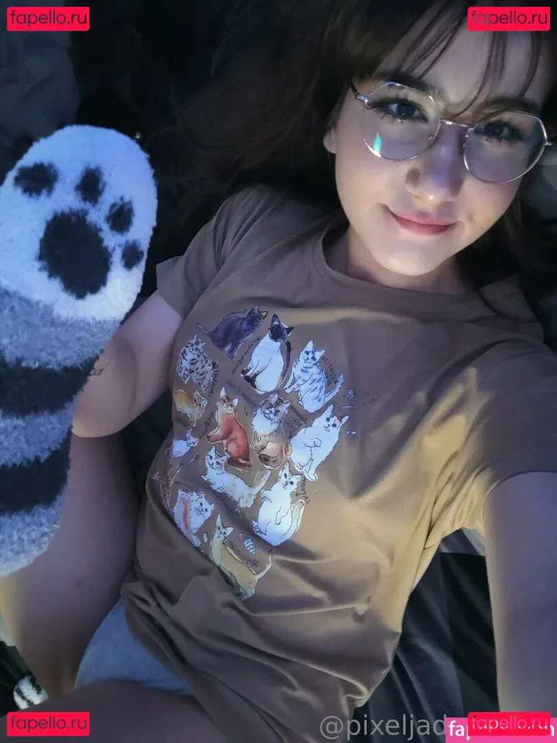 pixeljadearixela Onlyfans Photo Gallery 