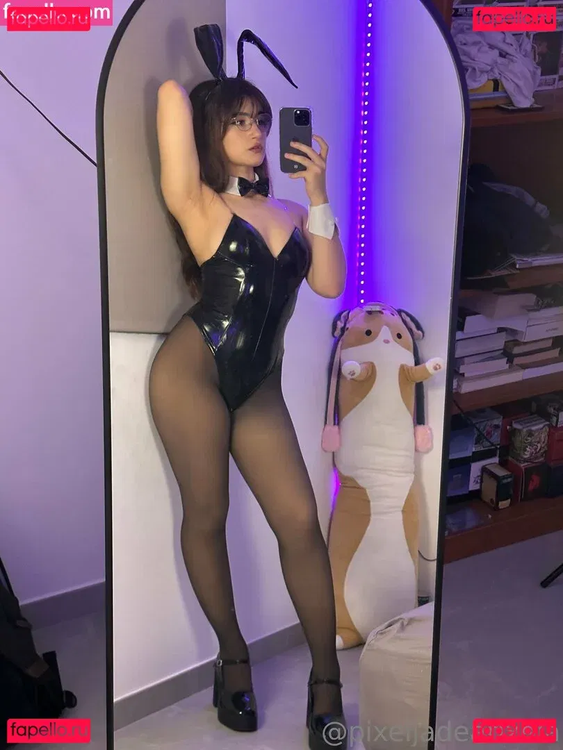 pixeljadearixela Onlyfans Photo Gallery 