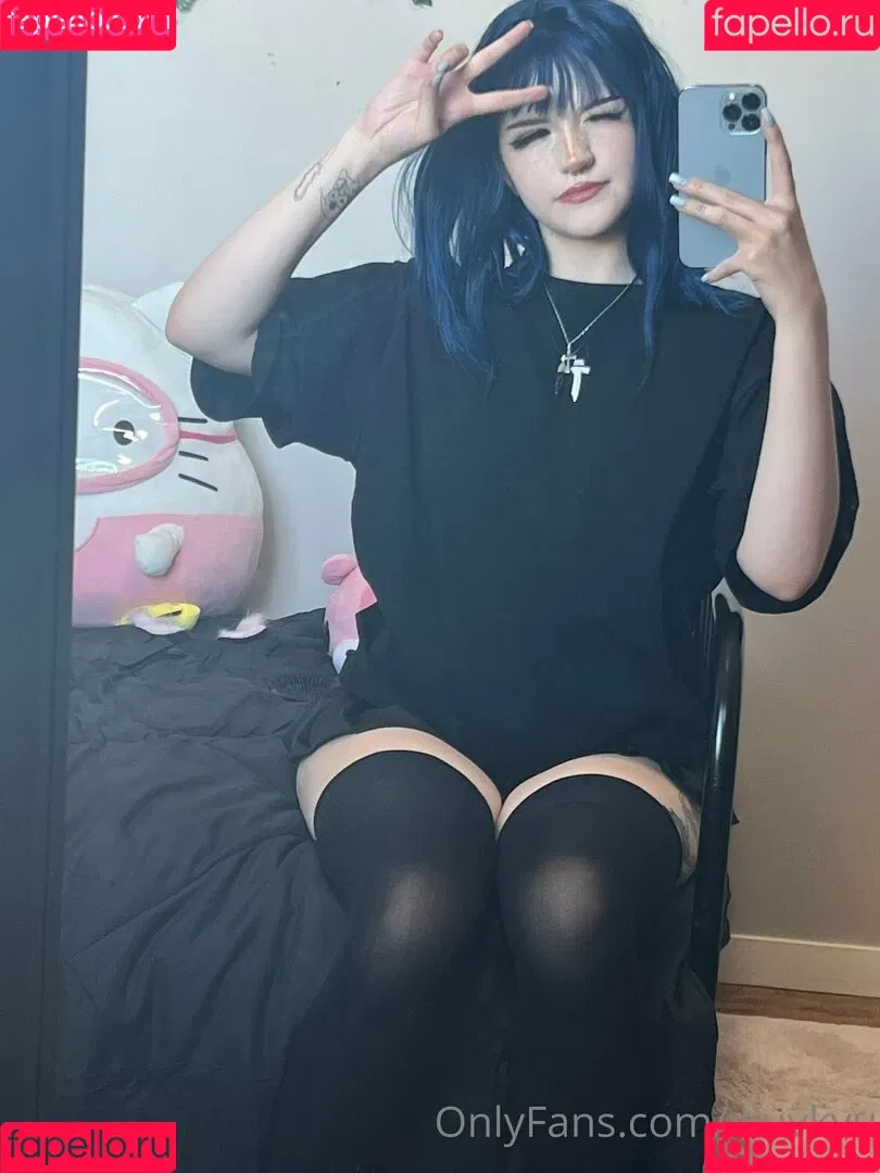 wuvkyu Onlyfans Photo Gallery 