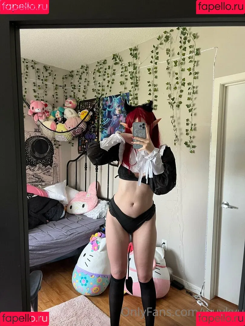 wuvkyu Onlyfans Photo Gallery 