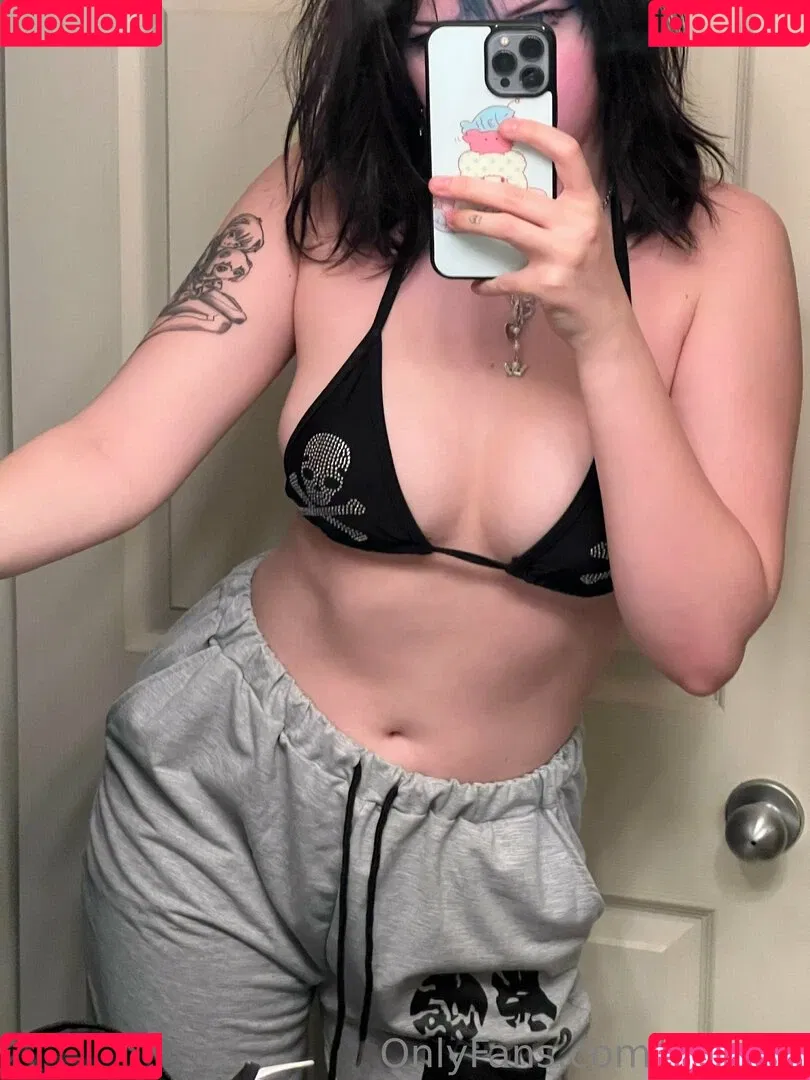 wuvkyu Onlyfans Photo Gallery 