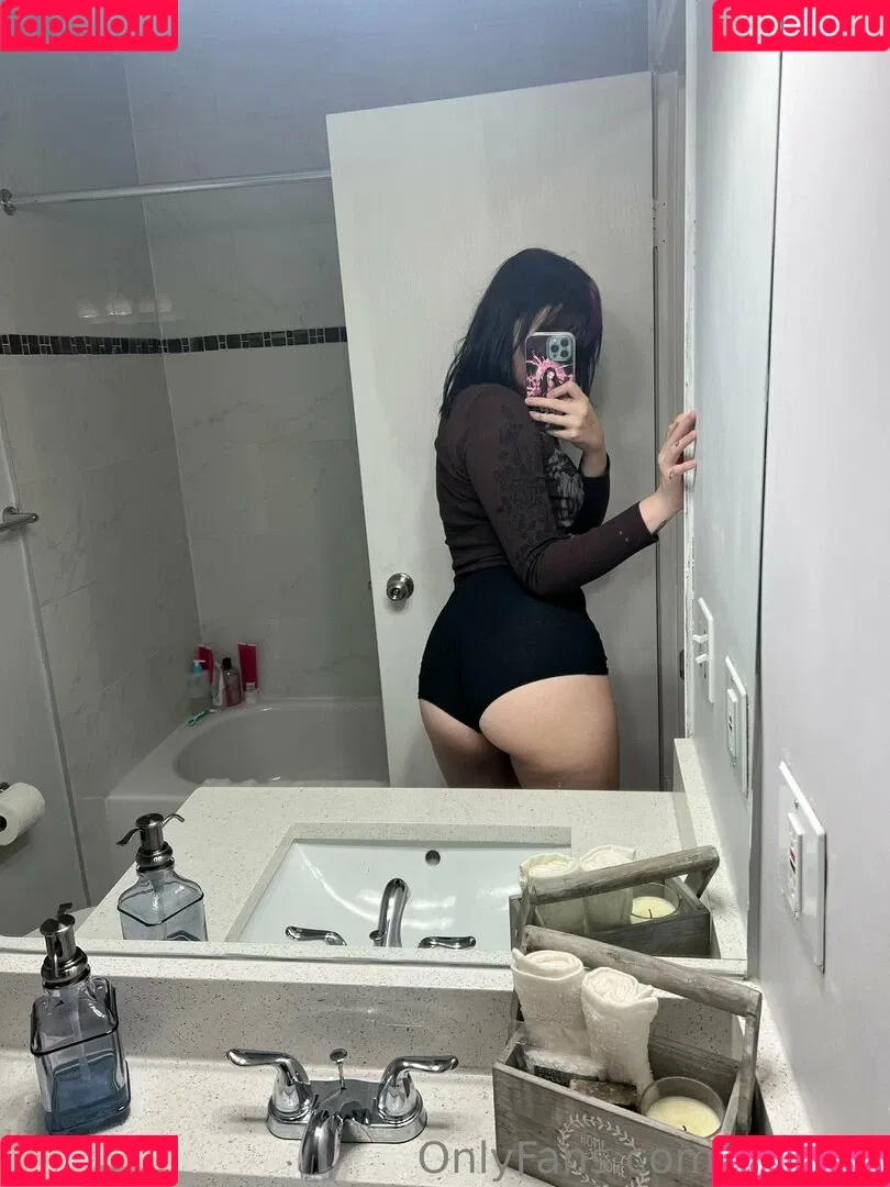 wuvkyu Onlyfans Photo Gallery 