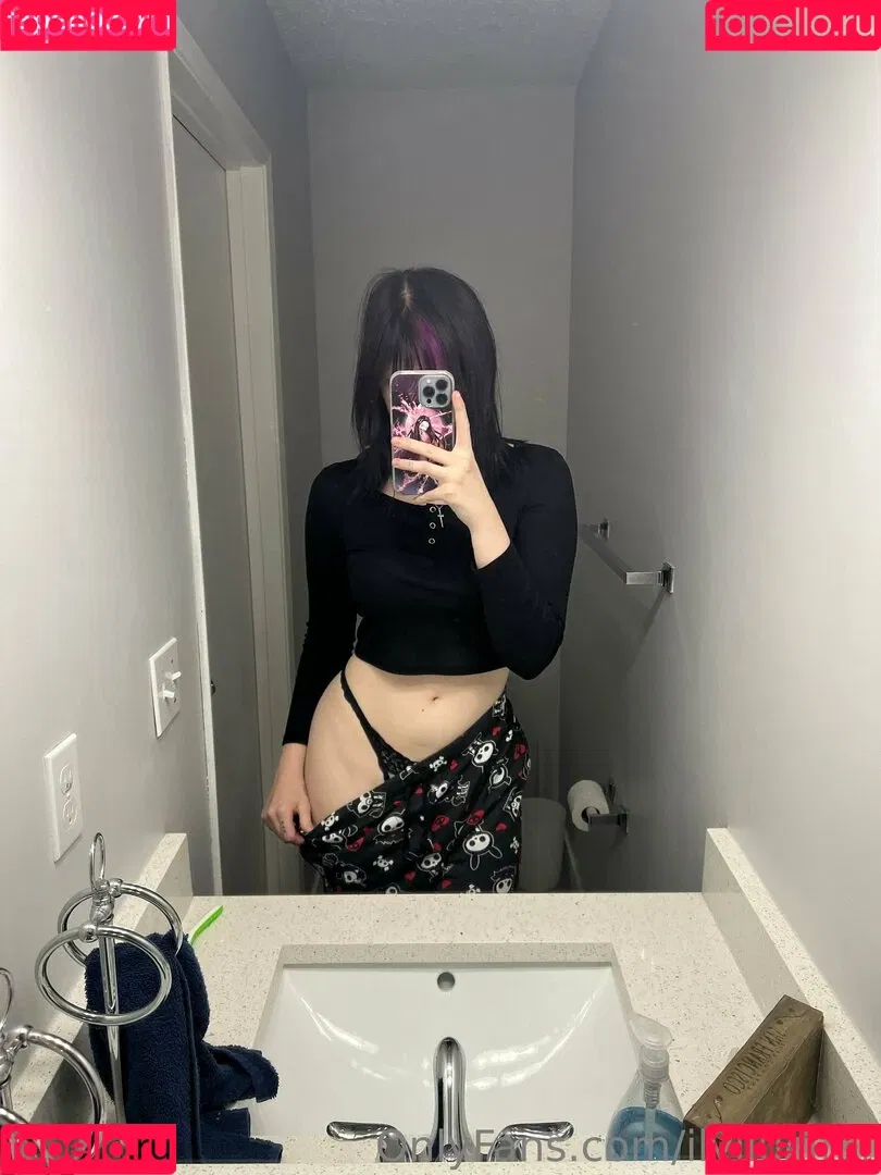 wuvkyu Onlyfans Photo Gallery 