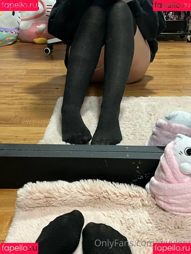 wuvkyu Onlyfans Photo Gallery 
