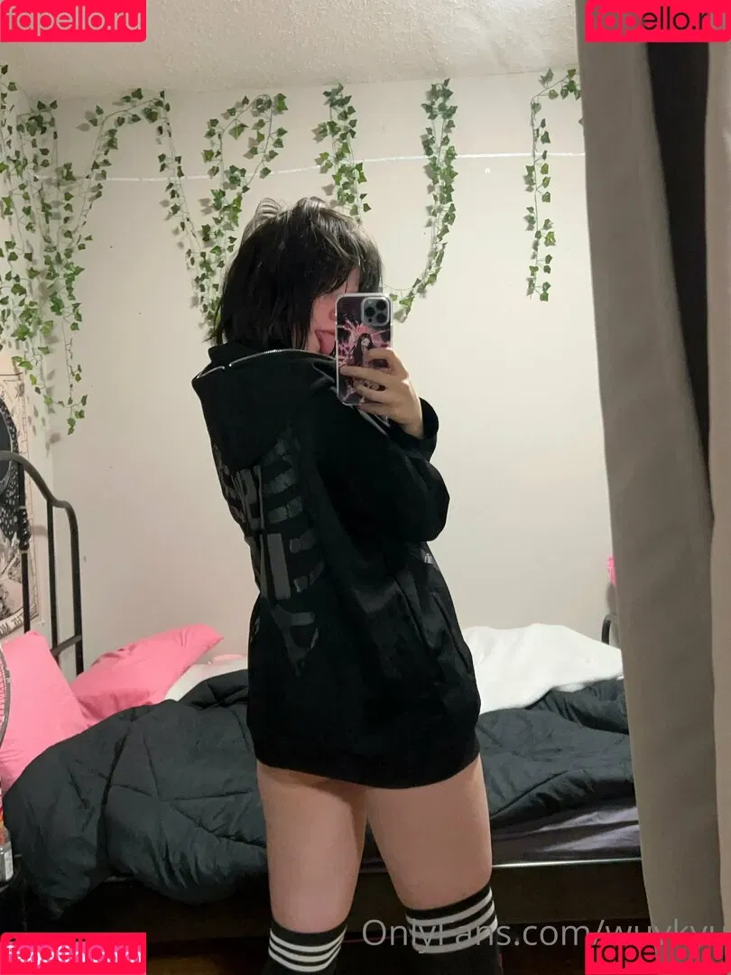wuvkyu Onlyfans Photo Gallery 