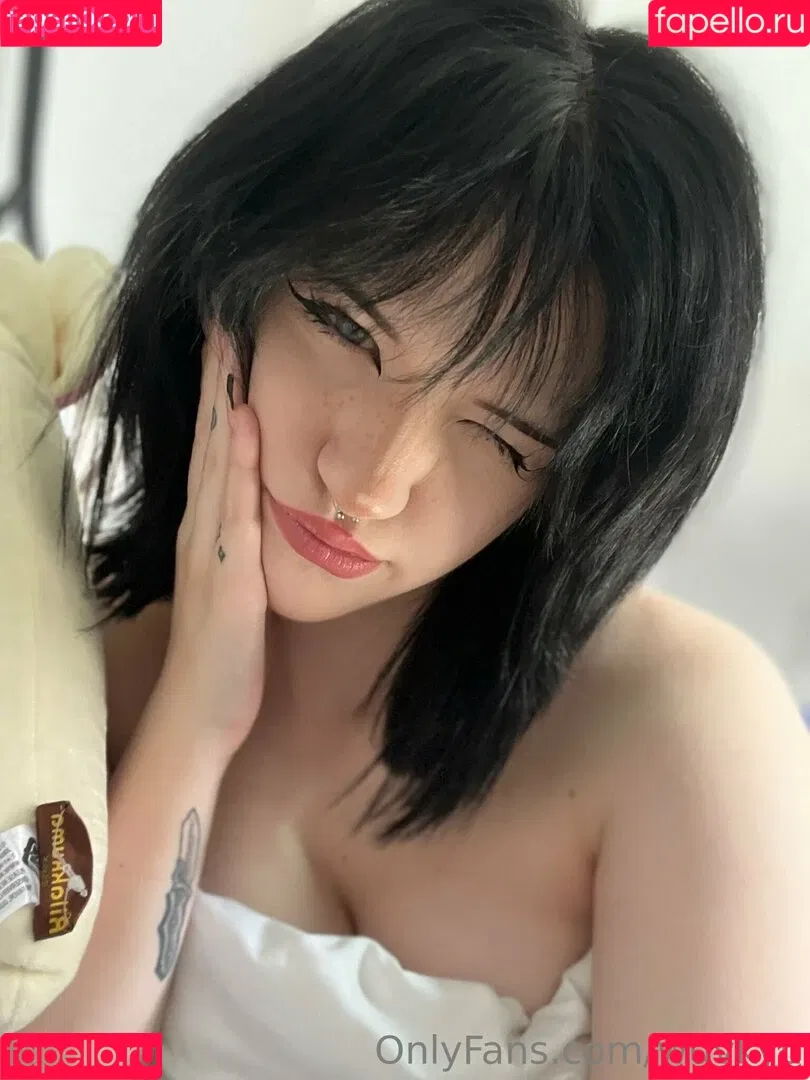 wuvkyu Onlyfans Photo Gallery 