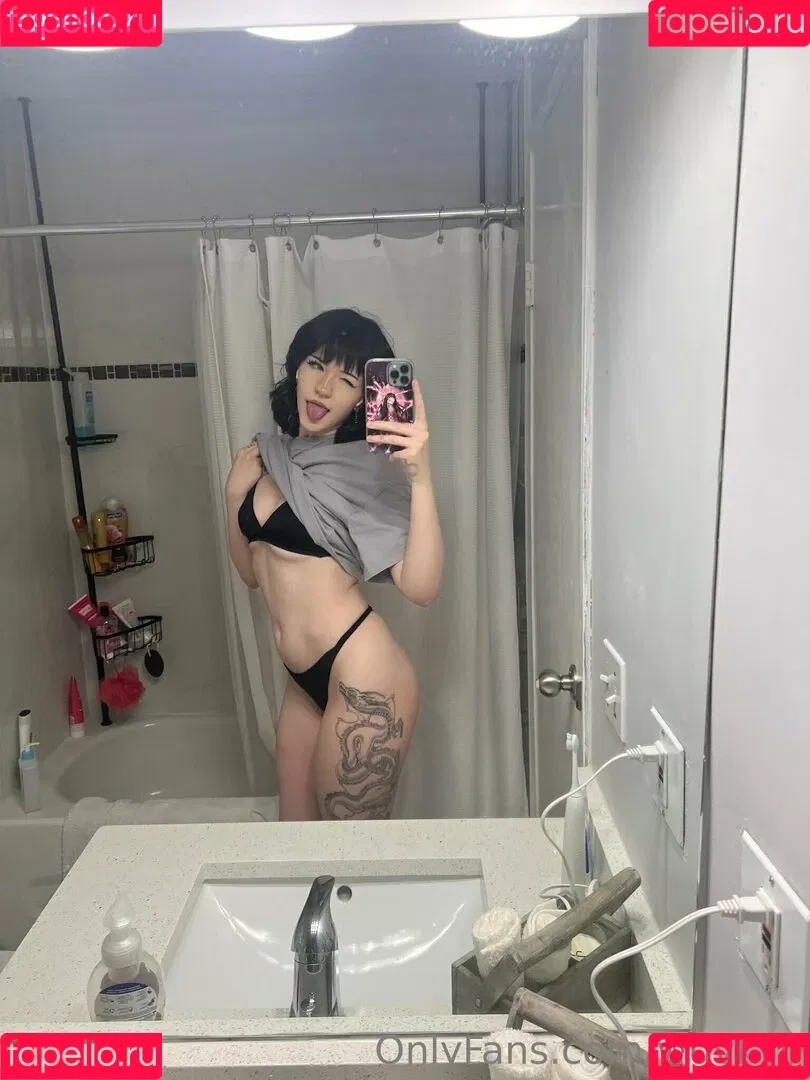 wuvkyu Onlyfans Photo Gallery 