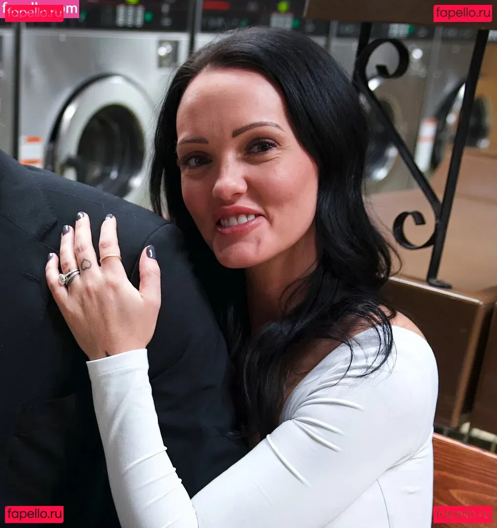 Brittney Atwood Onlyfans Photo Gallery 