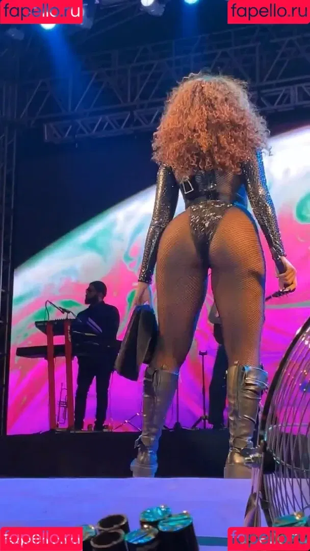 Iza Cantora Onlyfans Photo Gallery 