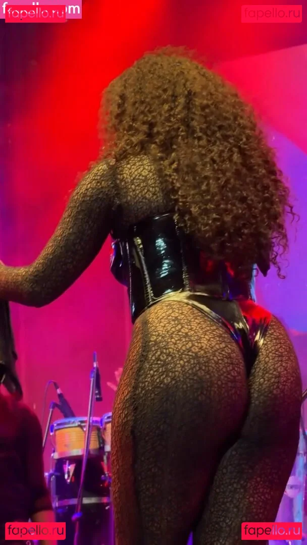 Iza Cantora Onlyfans Photo Gallery 