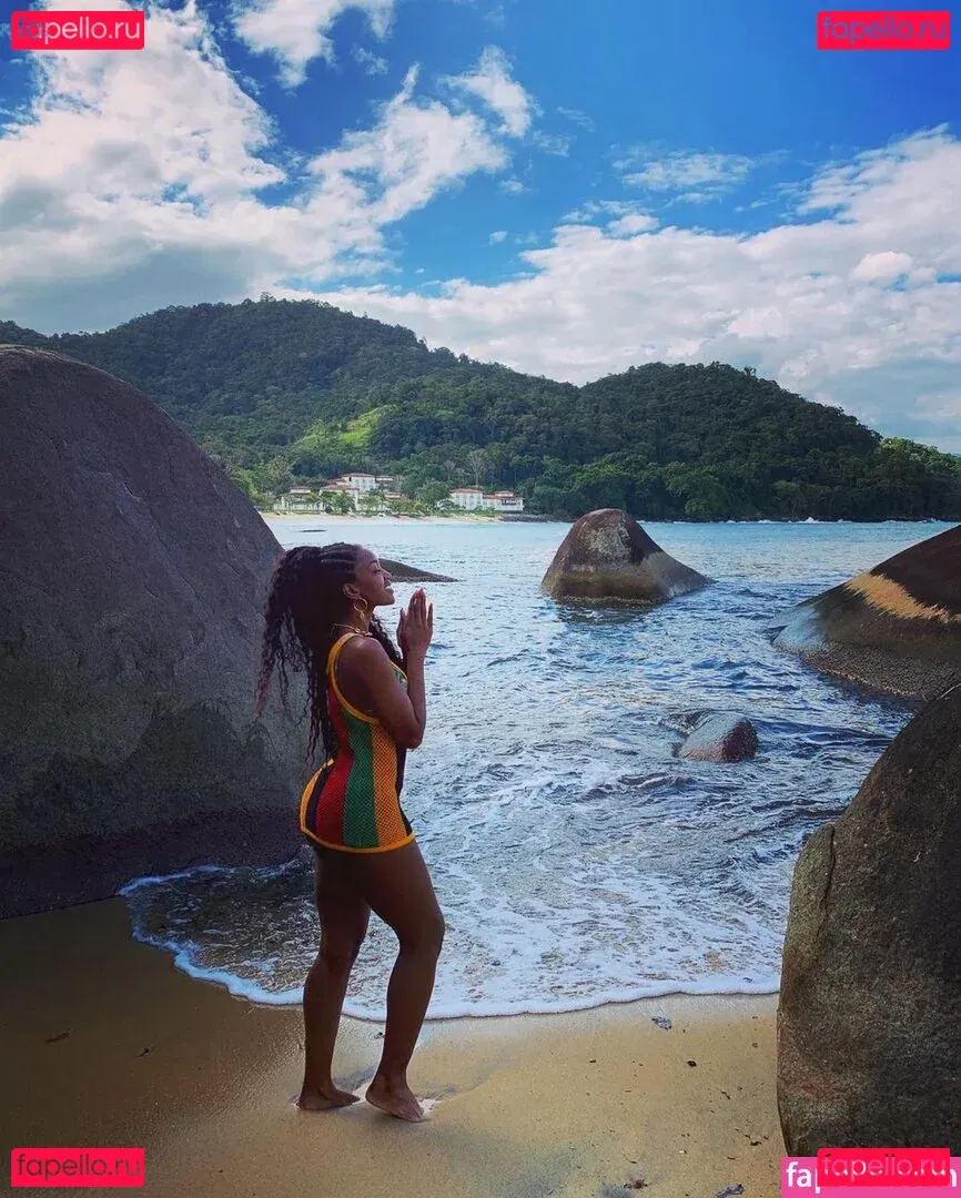 Iza Cantora Onlyfans Photo Gallery 