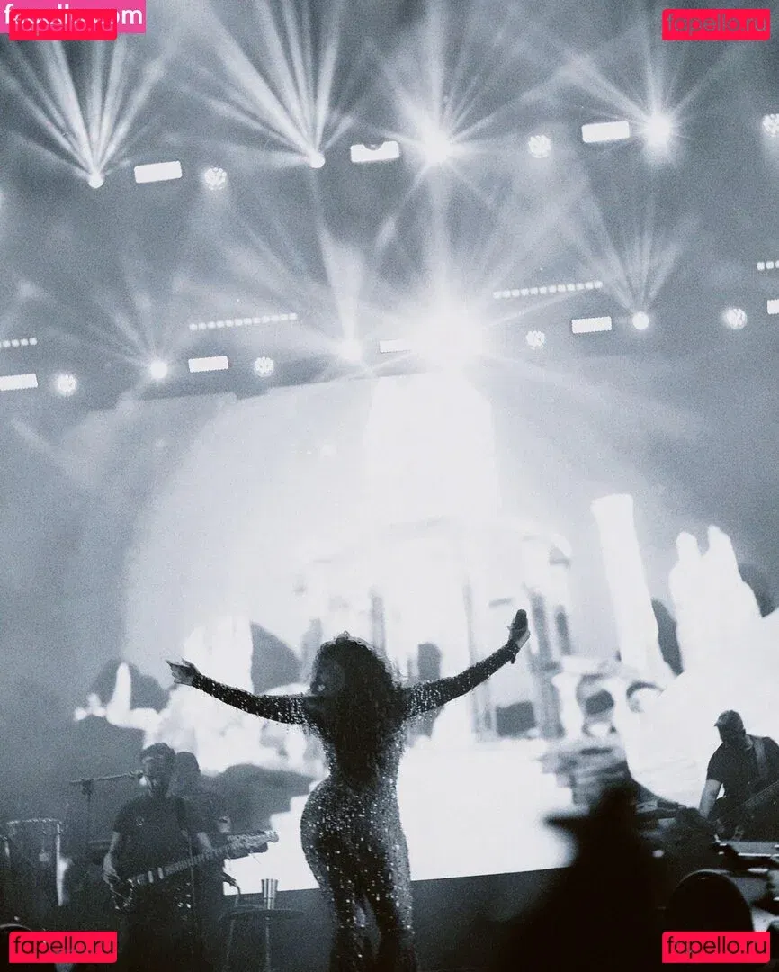 Iza Cantora Onlyfans Photo Gallery 