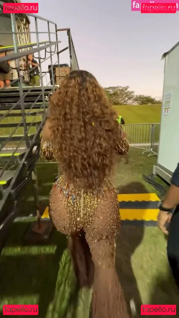 Iza Cantora Onlyfans Photo Gallery 