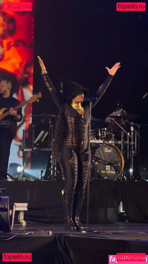 Iza Cantora Onlyfans Photo Gallery 