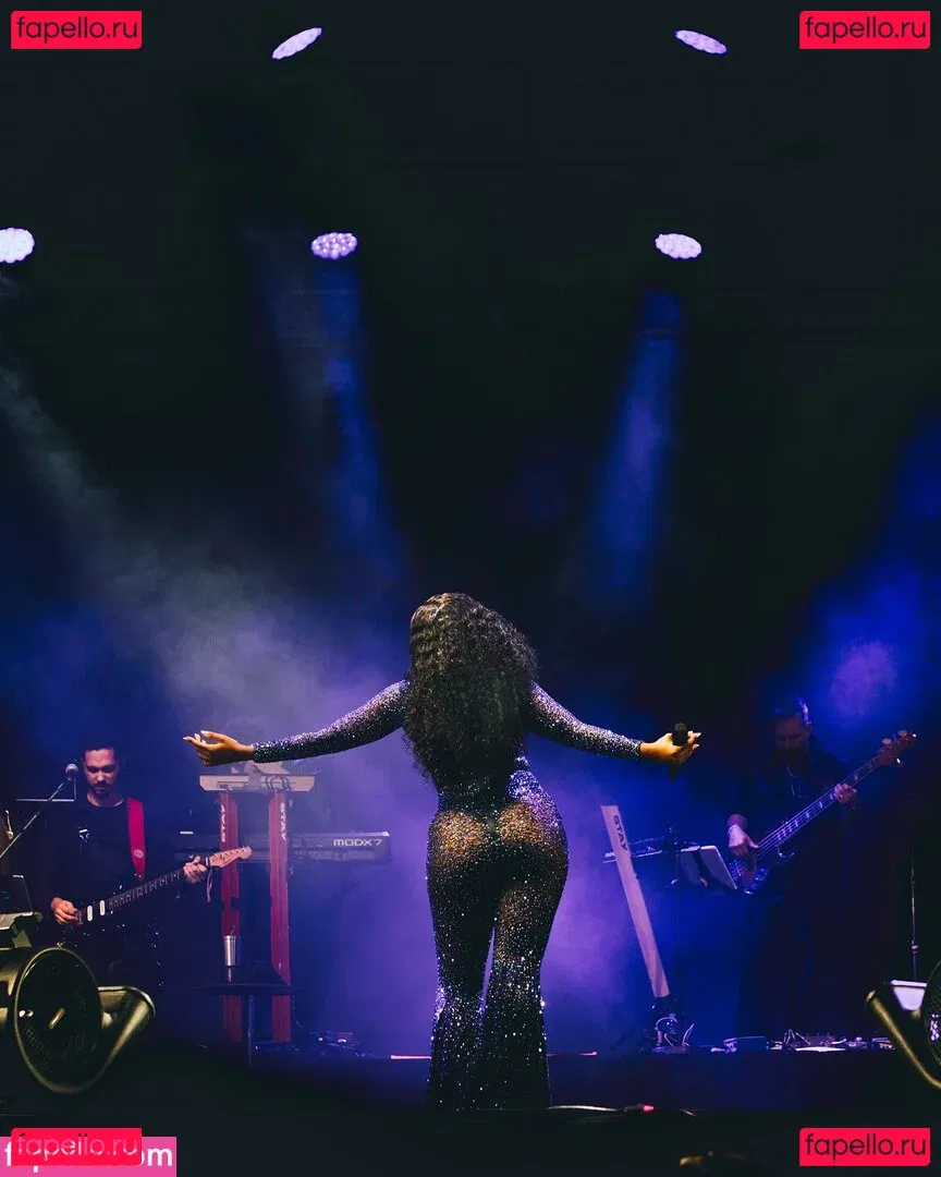 Iza Cantora Onlyfans Photo Gallery 