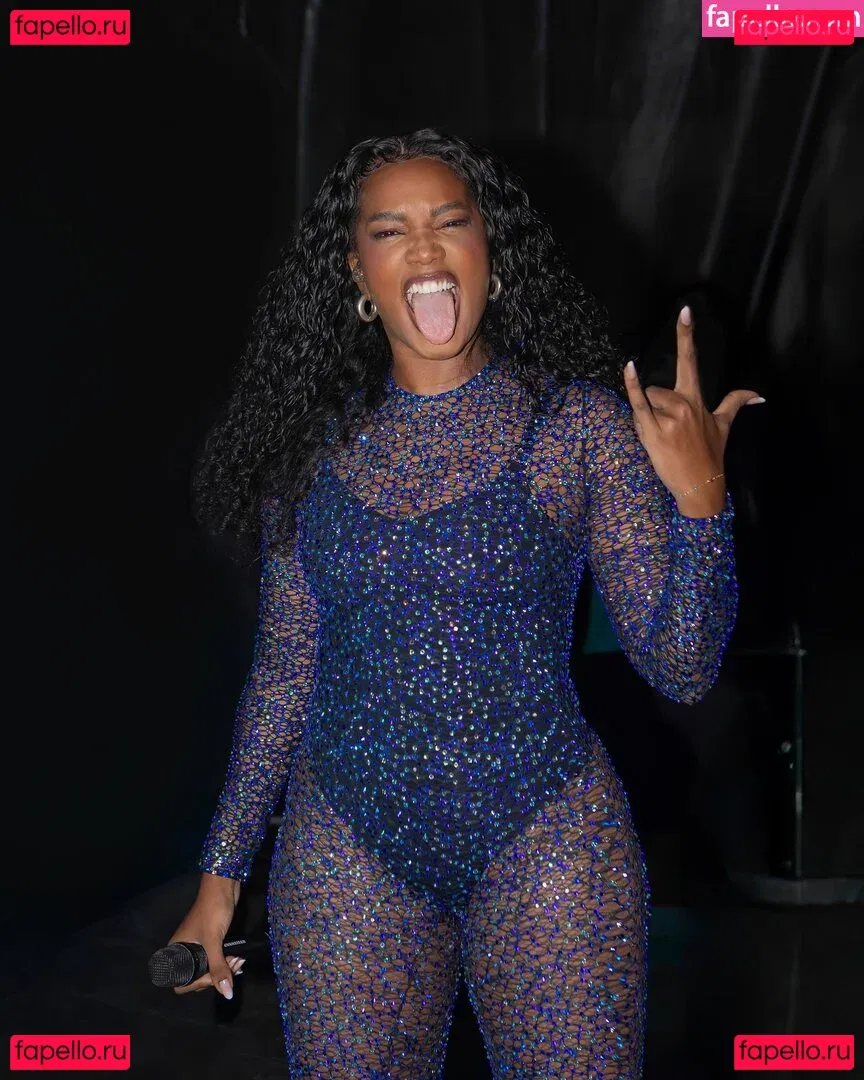 Iza Cantora Onlyfans Photo Gallery 