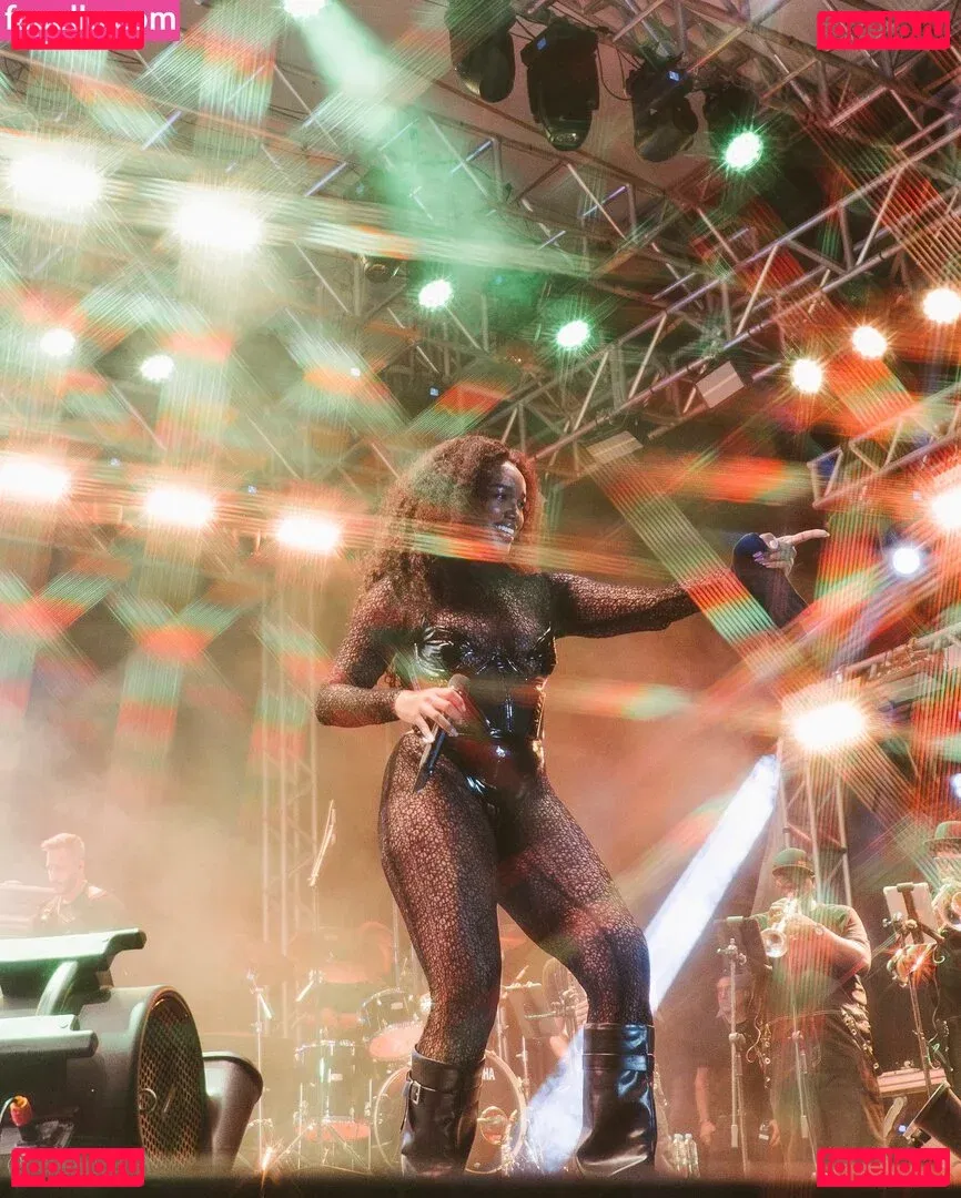 Iza Cantora Onlyfans Photo Gallery 