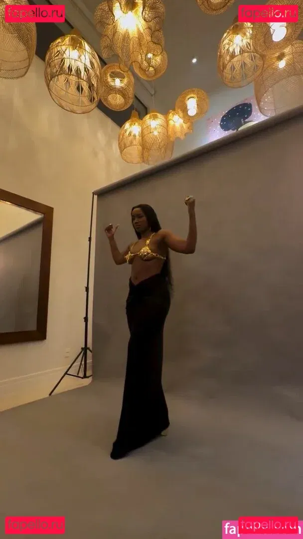 Iza Cantora Onlyfans Photo Gallery 