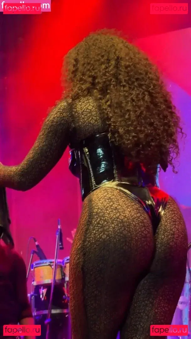 Iza Cantora Onlyfans Photo Gallery 