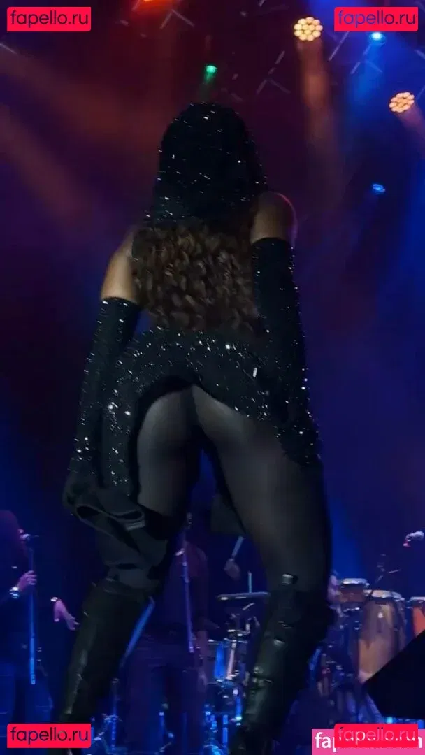 Iza Cantora Onlyfans Photo Gallery 