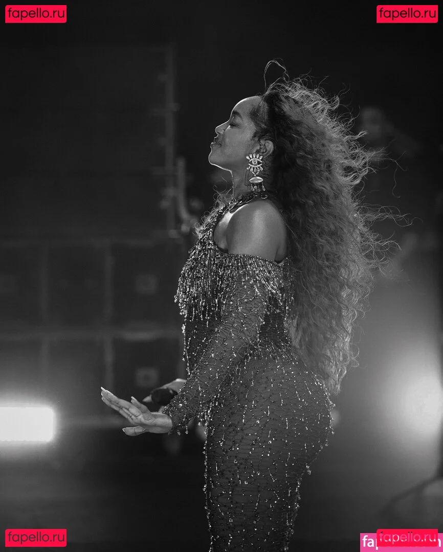 Iza Cantora Onlyfans Photo Gallery 