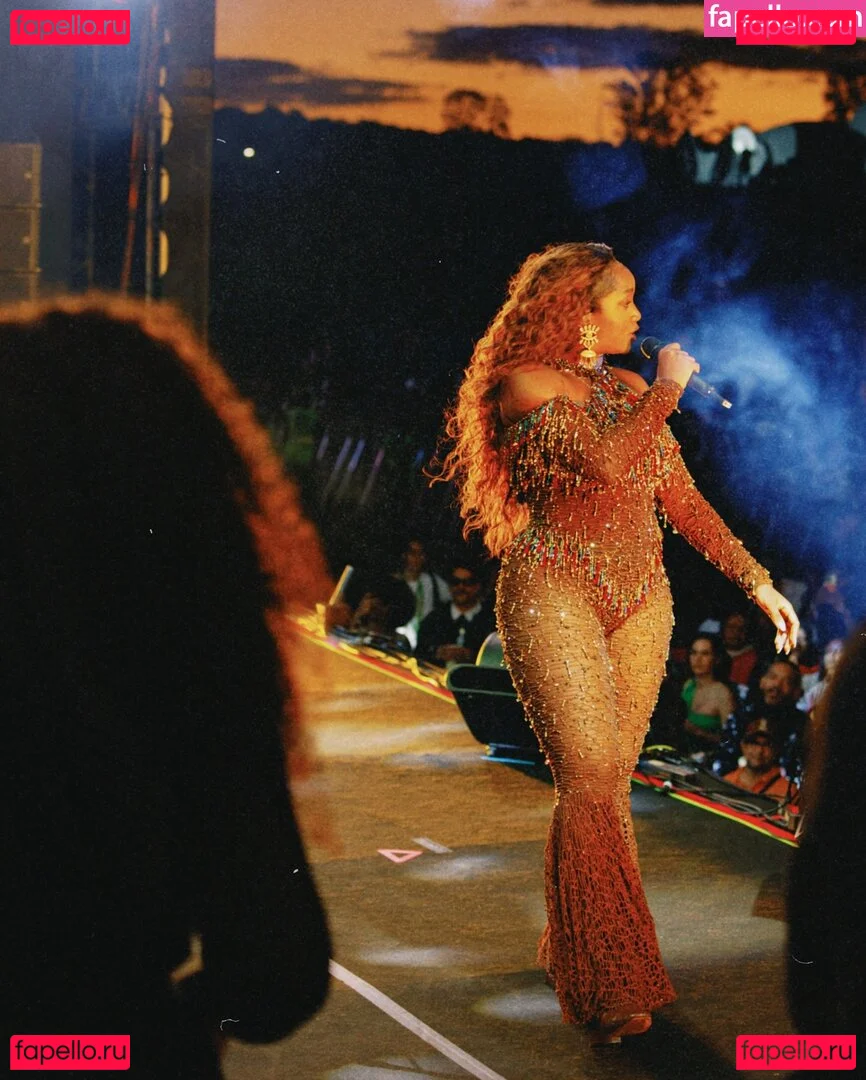 Iza Cantora Onlyfans Photo Gallery 