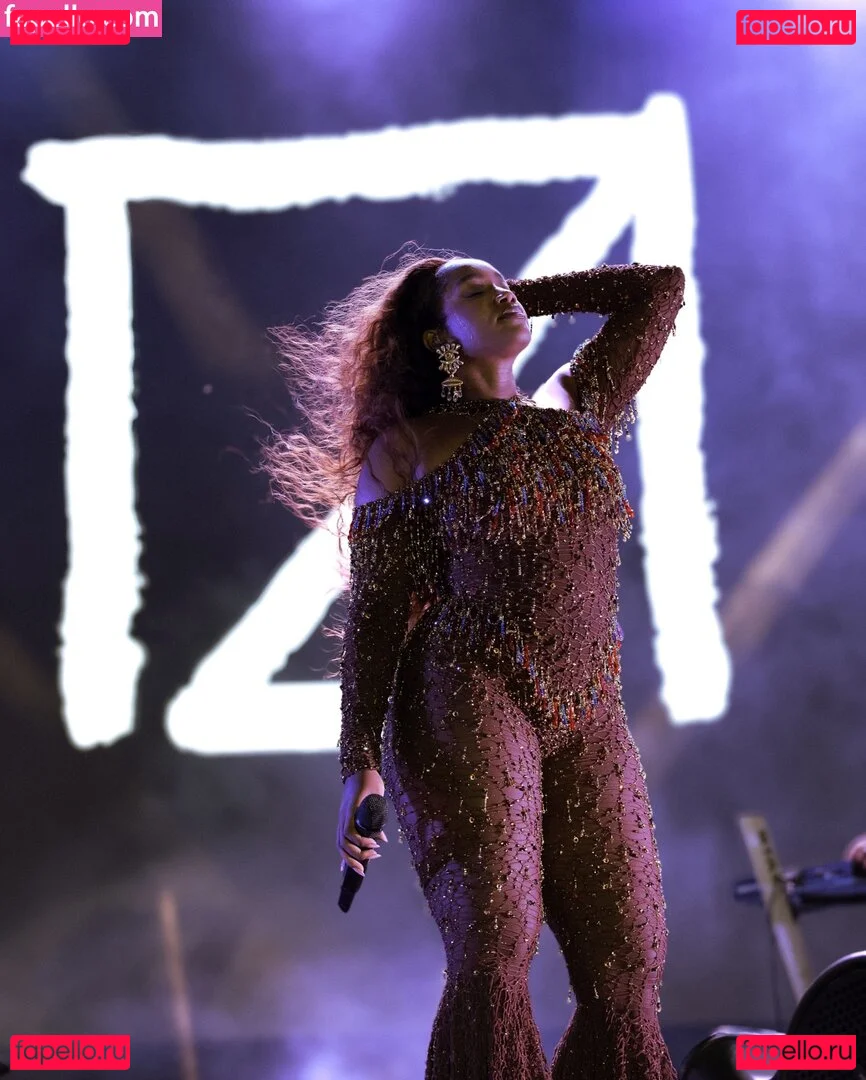 Iza Cantora Onlyfans Photo Gallery 