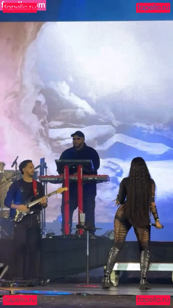 Iza Cantora Onlyfans Photo Gallery 