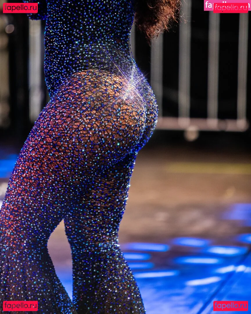 Iza Cantora Onlyfans Photo Gallery 