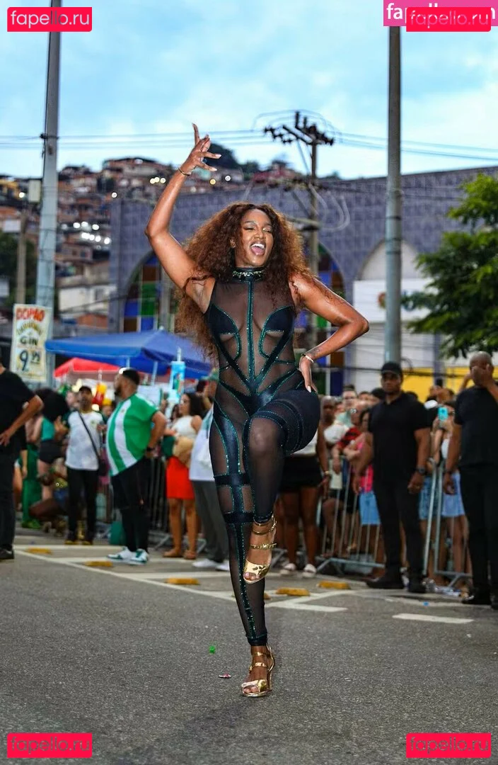 Iza Cantora Onlyfans Photo Gallery 