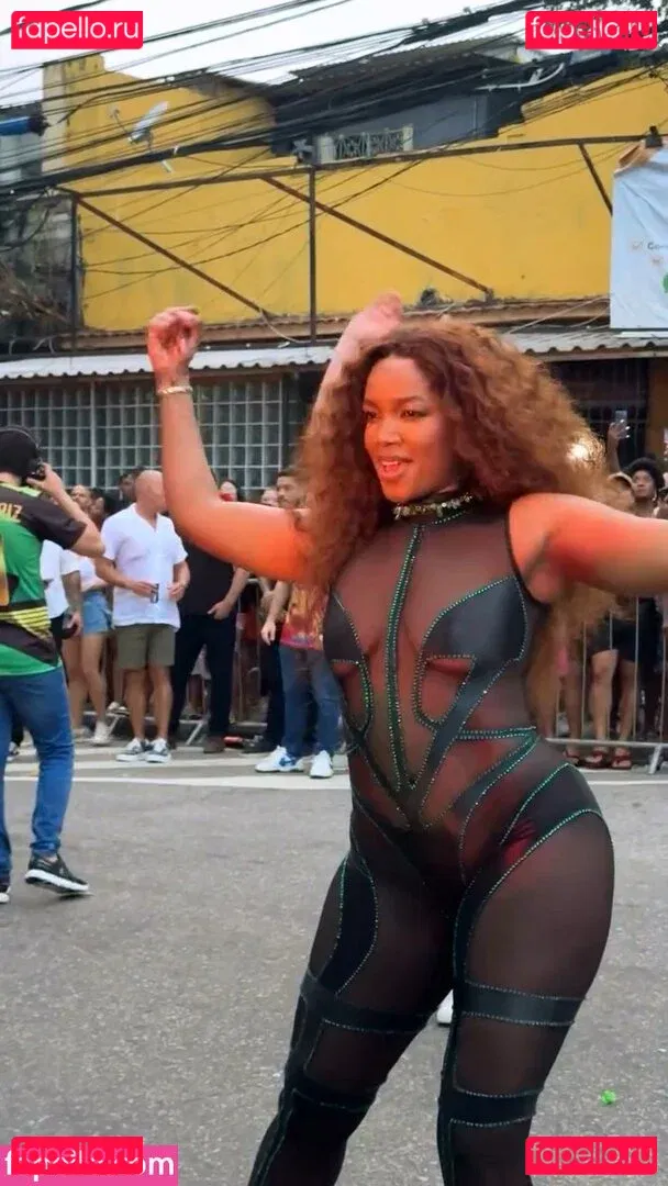 Iza Cantora Onlyfans Photo Gallery 