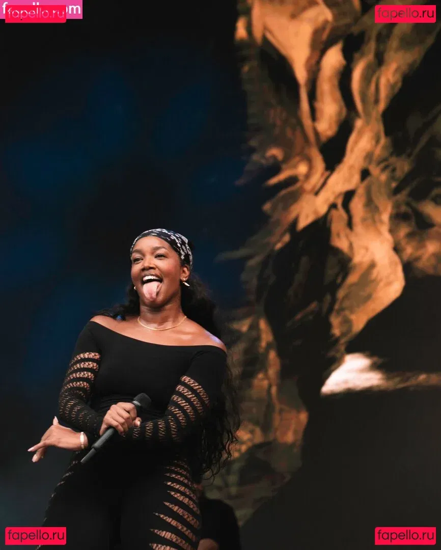 Iza Cantora Onlyfans Photo Gallery 