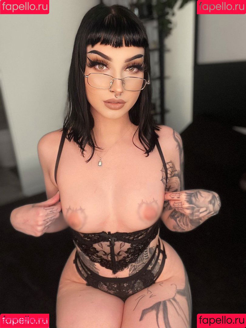 Ophelia Graves Onlyfans Photo Gallery 