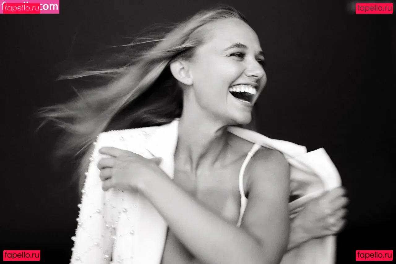 Madison Iseman Onlyfans Photo Gallery 