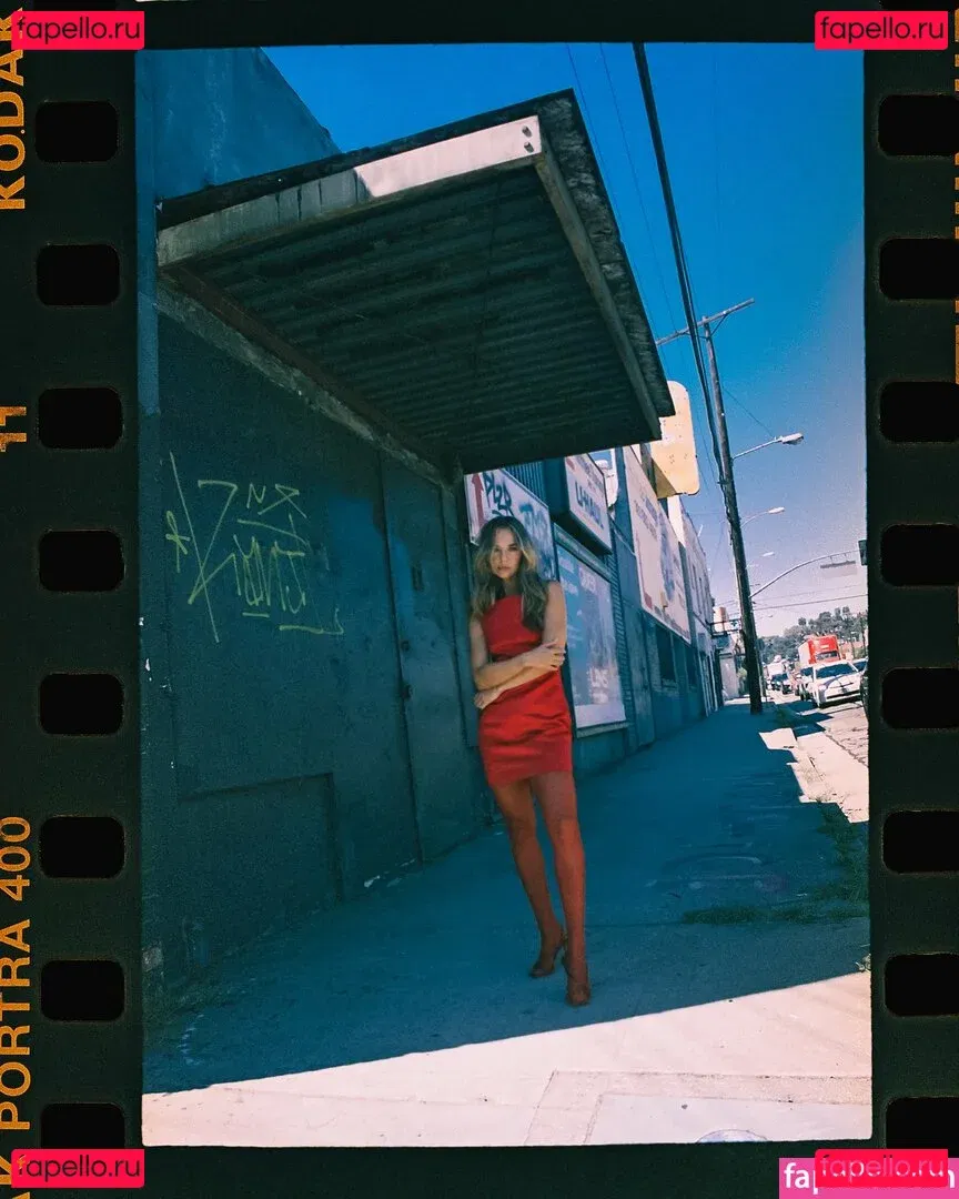 Madison Iseman Onlyfans Photo Gallery 