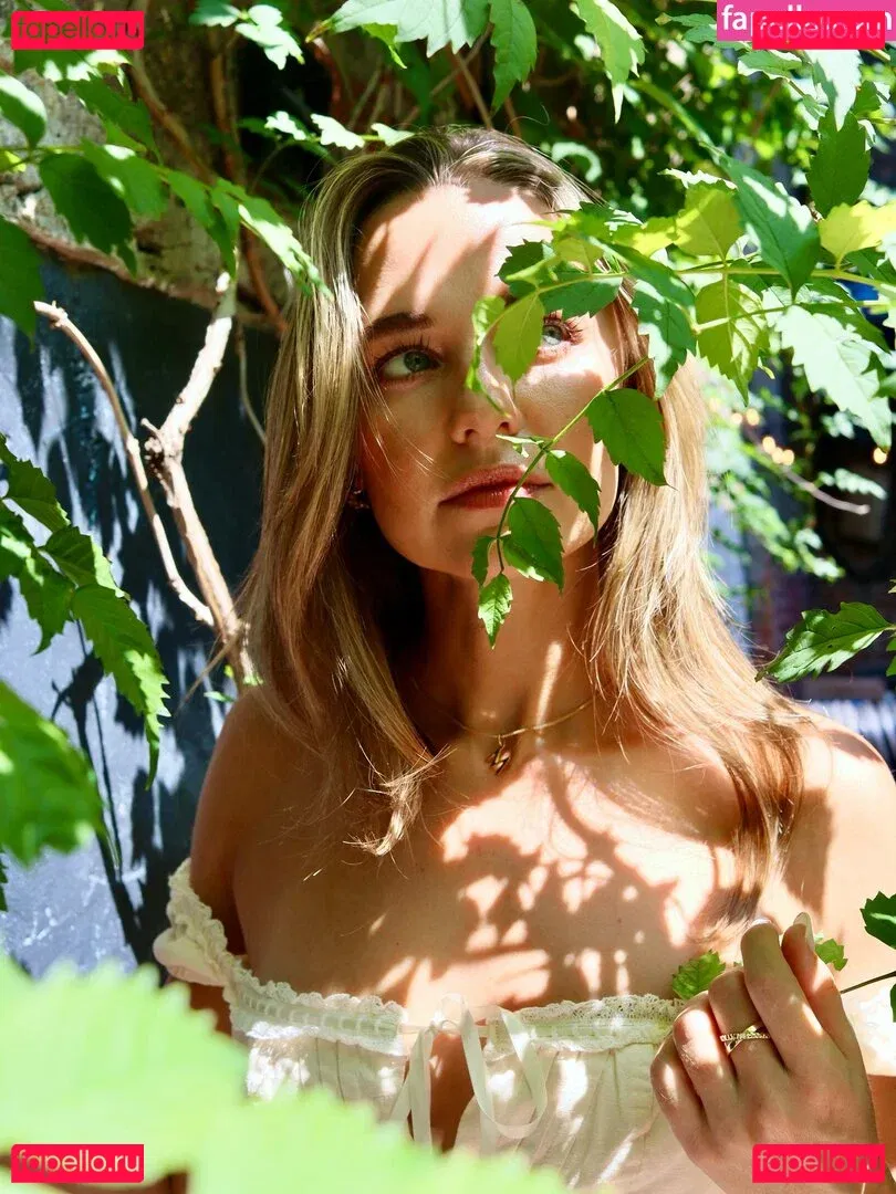 Madison Iseman Onlyfans Photo Gallery 