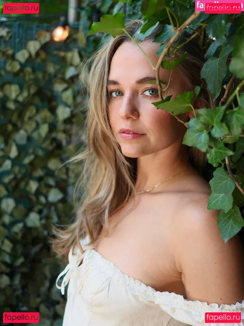 Madison Iseman Onlyfans Photo Gallery 
