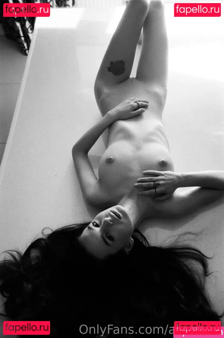 alinalizm Onlyfans Photo Gallery 